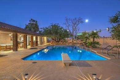 3269 S Torrey Pines Dr, Las Vegas, NV 89146 - photo 2