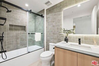 1463 1/2 S Beverly Dr unit 102, Los Angeles, CA 90035 - photo 2