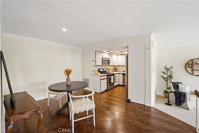 29125 Thousand Oaks Blvd unit D, Agoura Hills, CA 91301 - photo 5