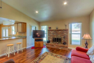 Family Room (1)
