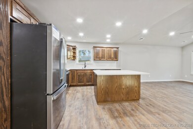 17 S Ora St, Pryor, OK 74361 - photo 6