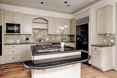 2009 Hazard St, Houston, TX 77019 - photo 4