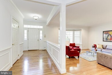 9476 Turnberry Dr, Potomac, MD 20854 - photo 2