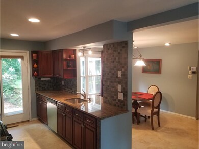 552 Cedarbrook Rd, Southampton, PA 18966 - photo 5