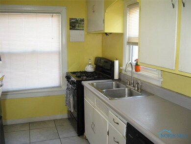 2142 Mansfield Rd, Toledo, OH 43613 - photo 6