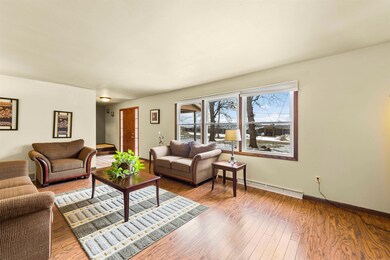 4927 Capitol View Rd, Middleton, WI 53562 - photo 3