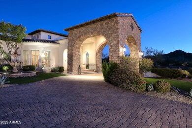 Night-Porte-Cochere