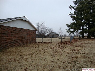 1005 W 5th St, Beggs, OK 74421 - photo 2