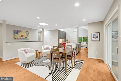 526 Springvale Rd, Great Falls, VA 22066 - photo 7