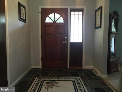 8555 Cardinal Ln, White Plains, MD 20695 - photo 5