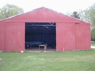 17202 W Holt Rd, Brooklyn, WI 53521 - photo 4