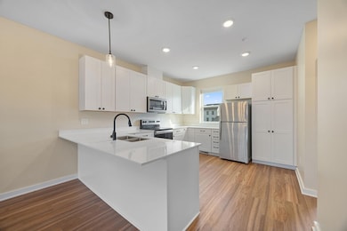 Gorgeous kitchen with quartz countertops!