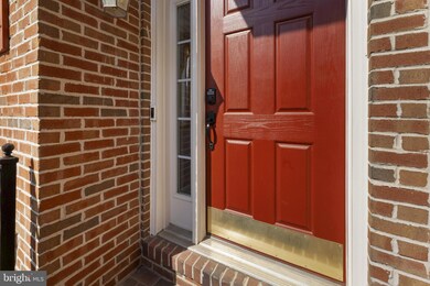 13050 Greg Roy Ln, Herndon, VA 20171 - photo 3