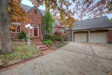 Front entry and detached side entry garage with co