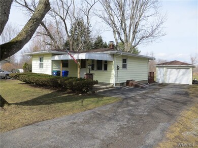 5543 Mapleton Rd, Lockport, NY 14094 - photo 2