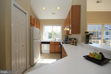 12451 Hayes Ct unit 304, Fairfax, VA 22033 - photo 4