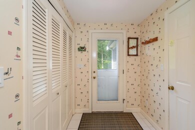 018-Side_Entry-4780581-medium