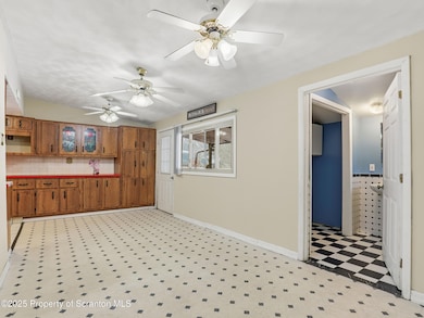 328 N Fillmore Ave, Scranton, PA 18504 - photo 5