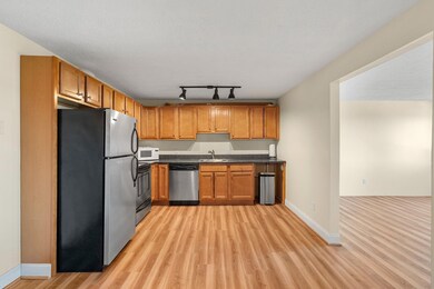 545 Calef Rd unit 23, Manchester, NH 03103 - photo 3