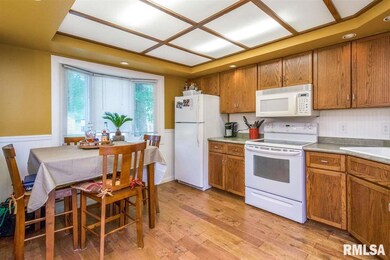 2506 W 56th St, Davenport, IA 52806 - photo 6