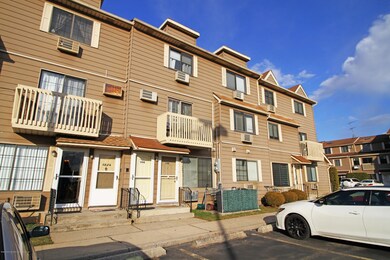 136 Lamped Loop unit A, Staten Island, NY 10314 - photo 3