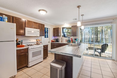 7-web-or-mls-876-e-walnut-ave