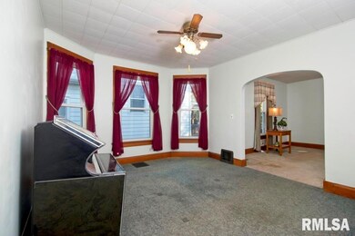 812 E High St, Davenport, IA 52803 - photo 6