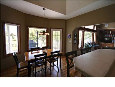 Kitchen Eating Area