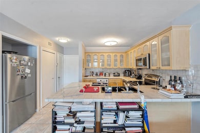 110 Royal Palm Rd unit 211, Hialeah, FL 33016 - photo 7