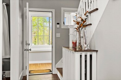 11 S Edlin St, Worcester, MA 01603 - photo 6