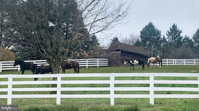 4303 Brent Dr, Spring Grove, PA 17362 - photo 2