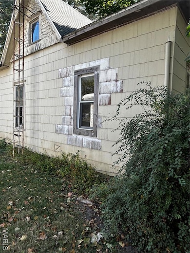 304 N Spruce St, Nokomis, IL 62075 - photo 6