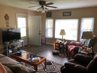 602 E Thompson St, Edinburgh, IN 46124 - photo 2