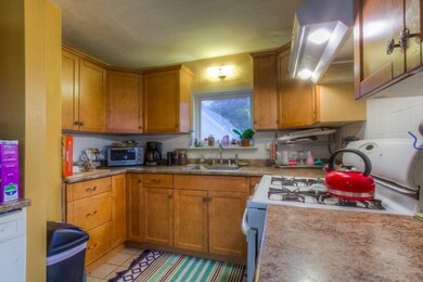 21-23 Rogers St unit 23, Dover, NH 03820 - photo 3