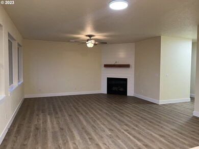 152 Elkton St, Sutherlin, OR 97479 - photo 7