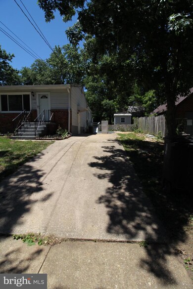 9003 Anna Dr, Clinton, MD 20735 - photo 4