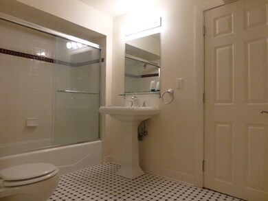 27 Winthrop Rd unit B, Brookline, MA 02445 - photo 6