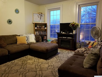 709 Warren St unit 4, Hudson, NY 12534 - photo 2