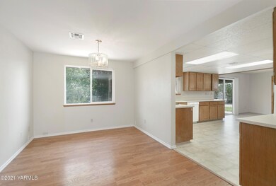 Formal dining room