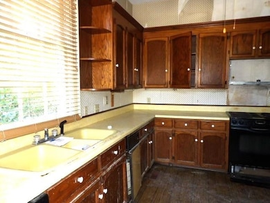 385 E Broad St, Ozark, AL 36360 - photo 2