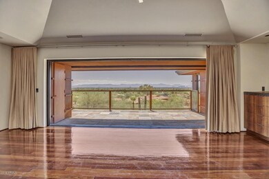 Vanishing sliding doors