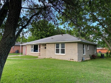 1104 Magnolia St, Gainesville, TX 76240 - photo 3