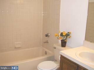 109 Ravens Crest Dr, Plainsboro, NJ 08536 - photo 4