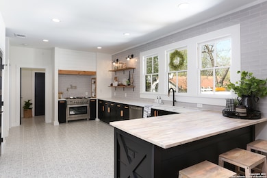 339 E Camp St, New Braunfels, TX 78130 - photo 6