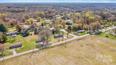 195 3rd Creek Rd, Statesville, NC 28677 - photo 4