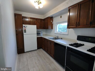 31 W Greenhill Rd, Broomall, PA 19008 - photo 4