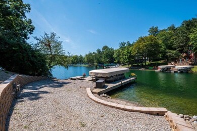 11181 W Grandview Dr, Columbus, IN 47201 - photo 2