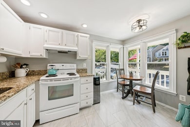 1692 Oaktree Ct, Reston, VA 20194 - photo 4