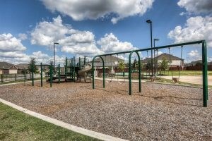 9931 Swallow Dr, Conroe, TX 77385 - photo 4