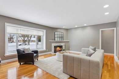 581 Sheridan Rd, Waterloo, IA 50701 - photo 6